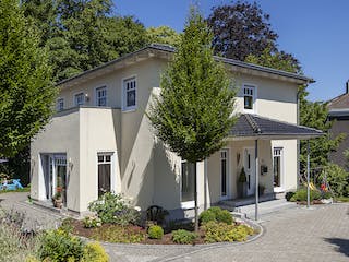 Massivhaus Conrad von Plan-Concept Massivhaus, Stadtvilla Außenansicht 2