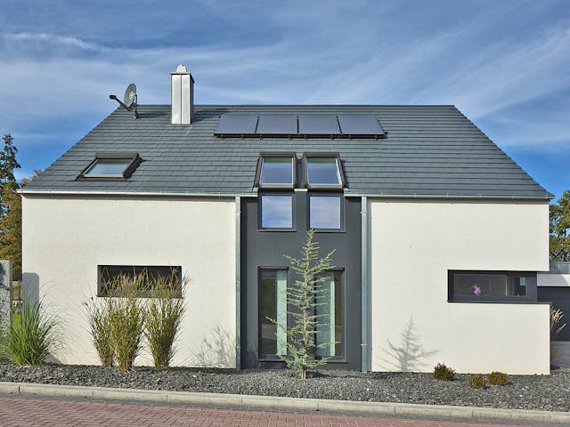 Massivhaus Götze von Plan-Concept Massivhaus, Satteldach-Klassiker Außenansicht 4