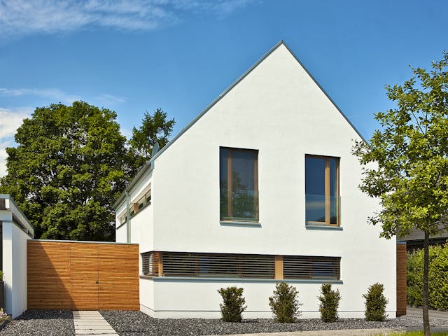 Massivhaus Immel von Plan-Concept Massivhaus, Satteldach-Klassiker Außenansicht 3