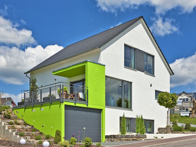 Massivhaus Thiel von Plan-Concept Massivhaus, Satteldach-Klassiker Außenansicht 3