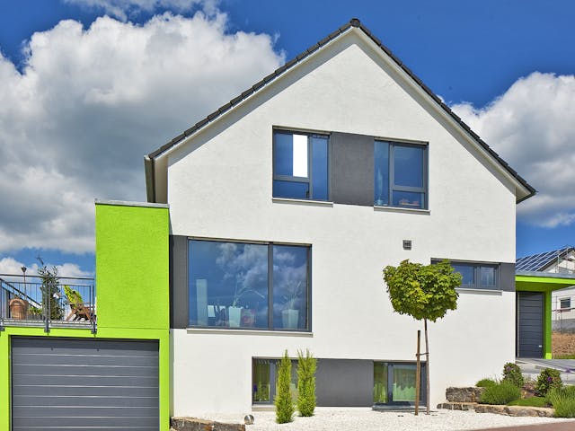 Massivhaus Thiel von Plan-Concept Massivhaus, Satteldach-Klassiker Außenansicht 4