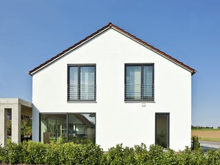 Massivhaus Zöllner von Plan-Concept Massivhaus, Satteldach-Klassiker Außenansicht 3