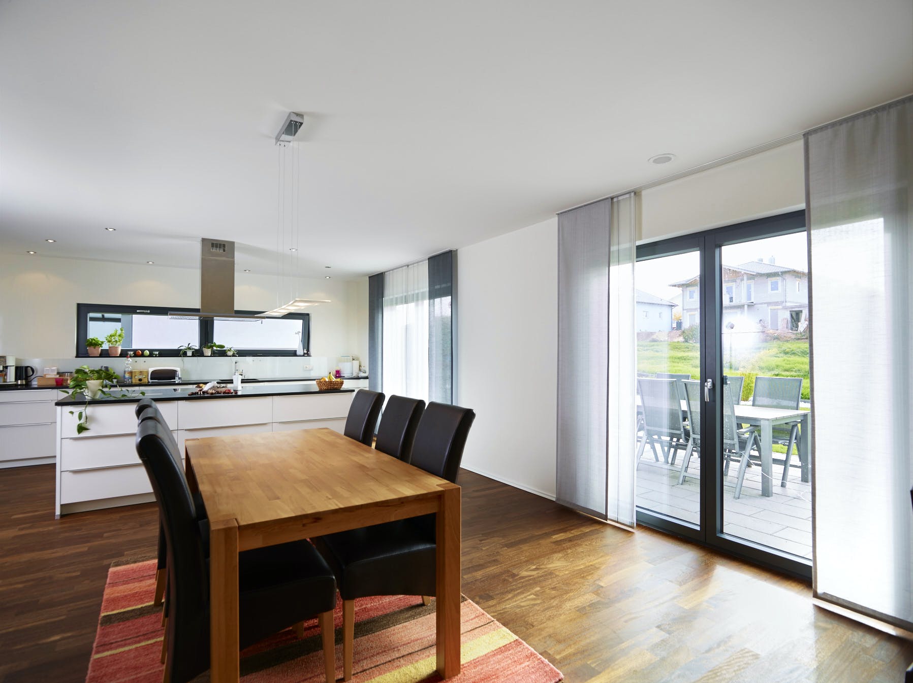 Fertighaus Platanenallee von GUSSEK HAUS Schlüsselfertig ab 343800€, Satteldach-Klassiker Innenansicht 1
