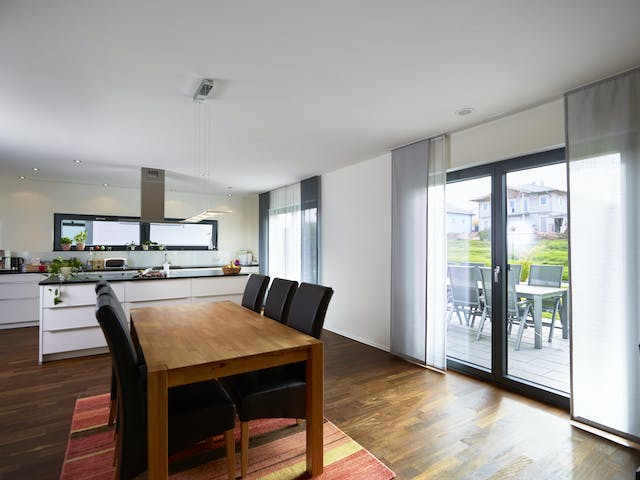 Fertighaus Platanenallee von GUSSEK HAUS Schlüsselfertig ab 343800€, Satteldach-Klassiker Innenansicht 1