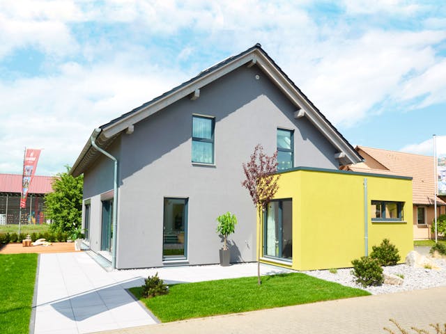 Fertighaus Koblenz von Fingerhut Haus Schlüsselfertig ab 571552€, Satteldach-Klassiker Außenansicht 3
