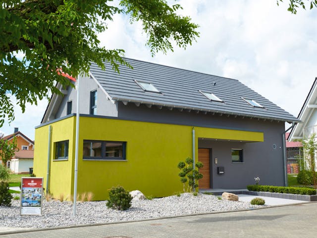 Fertighaus Koblenz von Fingerhut Haus Schlüsselfertig ab 571552€, Satteldach-Klassiker Außenansicht 4