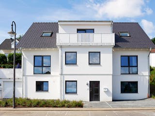 Fertighaus Bonvenon von Fingerhut Haus Schlüsselfertig ab 586030€, Satteldach-Klassiker Außenansicht 2