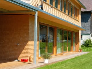 Fertighaus Rahn von Holzhaus Roßkopf Schlüsselfertig ab 298000€, Satteldach-Klassiker Außenansicht 5