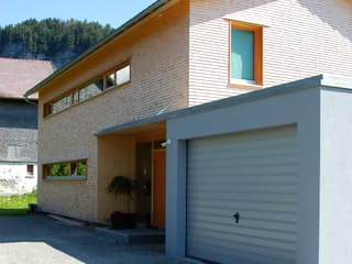 Fertighaus Rahn von Holzhaus Roßkopf Schlüsselfertig ab 298000€, Satteldach-Klassiker Außenansicht 6