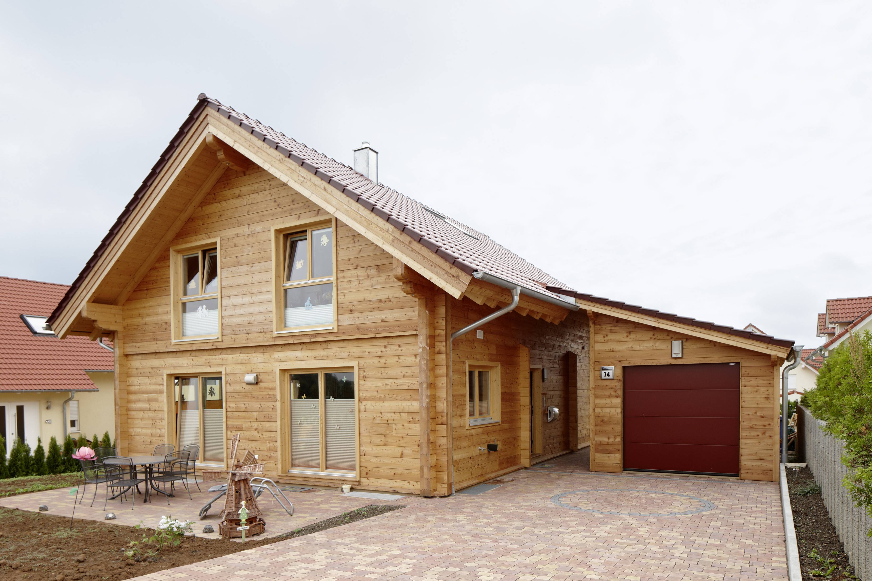 Blockhaus Rappenau von Rems-Murr-Holzhaus Schlüsselfertig ab 495000€, Blockhaus Außenansicht 1