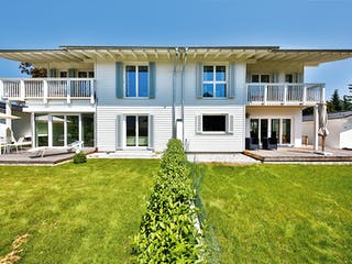 Fertighaus Breitbrunn von Regnauer Hausbau Schlüsselfertig ab 350040€, Satteldach-Klassiker Außenansicht 2