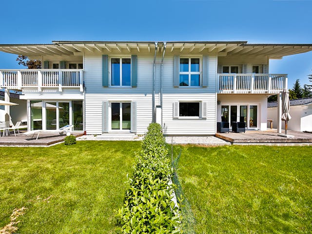 Fertighaus Breitbrunn von Regnauer Hausbau Schlüsselfertig ab 350040€, Satteldach-Klassiker Außenansicht 2