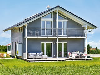 Fertighaus Lautrach von Regnauer Hausbau Schlüsselfertig ab 423460€, Satteldach-Klassiker Außenansicht 1