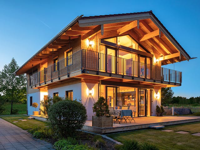 Fertighaus Liesl von Regnauer Hausbau Schlüsselfertig ab 609345€, Satteldach-Klassiker Außenansicht 3