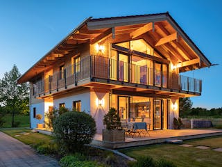 Fertighaus Vitalhaus Liesl von Regnauer Hausbau, Satteldach-Klassiker Außenansicht 3