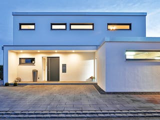 Fertighaus Ulm von Regnauer Hausbau Schlüsselfertig ab 479695€, Cubushaus Außenansicht 3