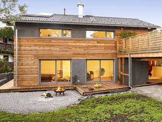 Fertighaus Waakirchen von Regnauer Hausbau Schlüsselfertig ab 520390€, Satteldach-Klassiker Außenansicht 3