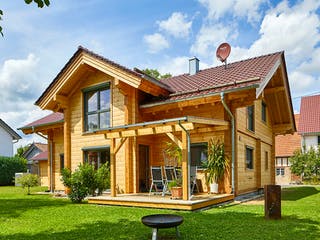 Blockhaus Rosengarten von Rems-Murr-Holzhaus Schlüsselfertig ab 564000€, Blockhaus Außenansicht 1