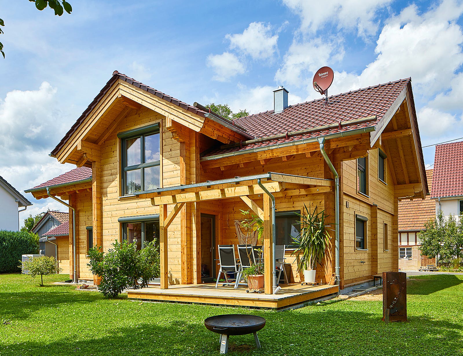 Blockhaus Rosengarten von Rems-Murr-Holzhaus Schlüsselfertig ab 564000€, Blockhaus Außenansicht 1