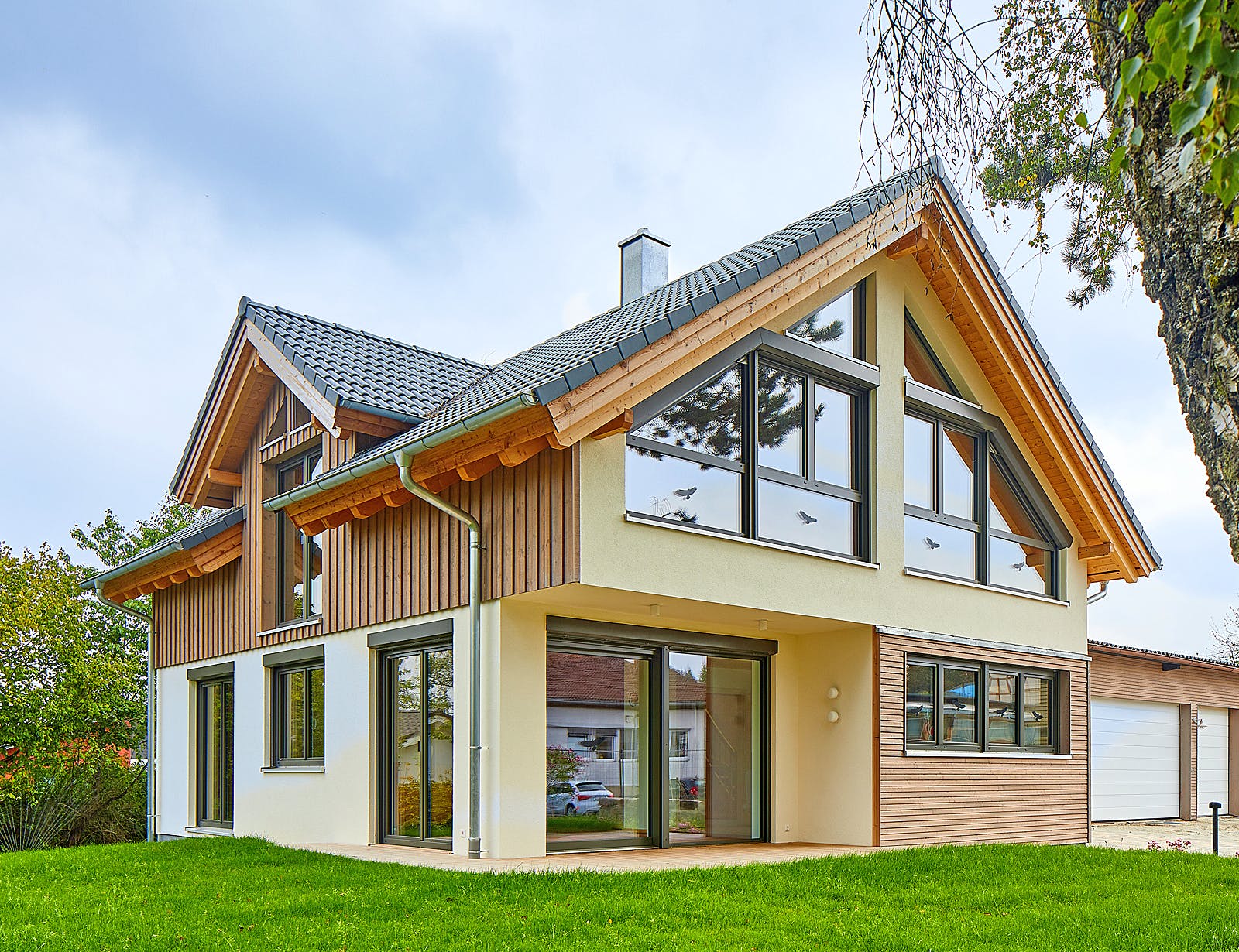 Blockhaus Schwalbenflug von Rems-Murr-Holzhaus Schlüsselfertig ab 470000€, Satteldach-Klassiker Außenansicht 2