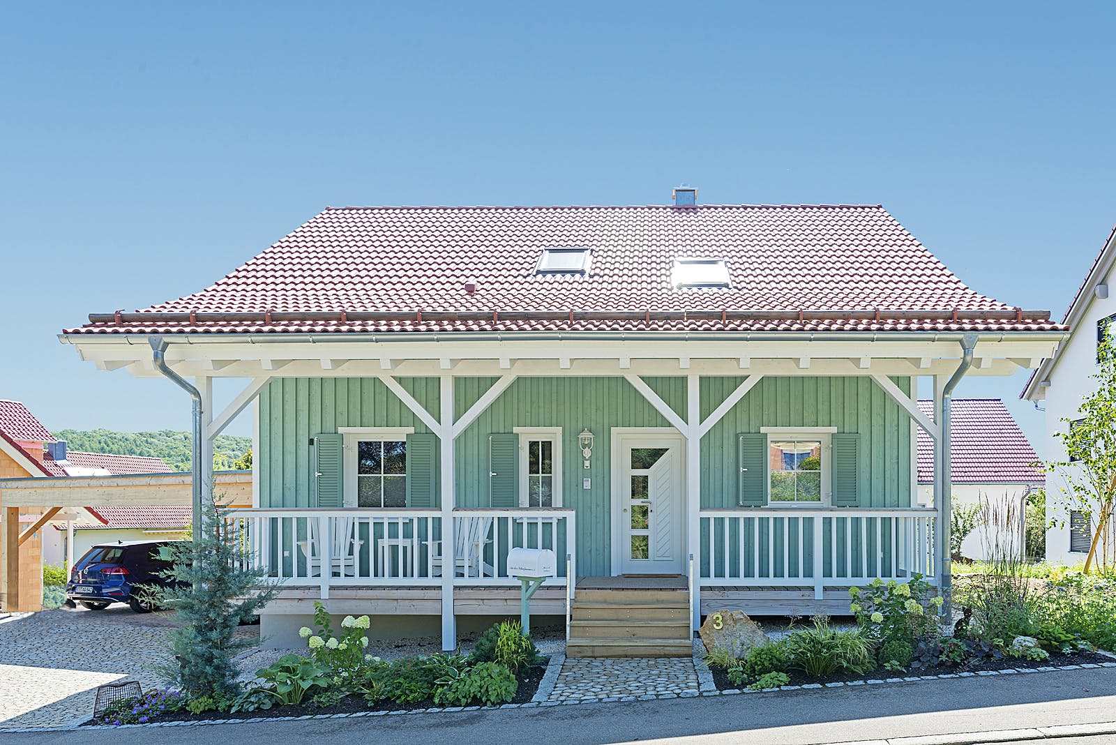 Blockhaus Urach von Rems-Murr-Holzhaus Schlüsselfertig ab 465000€, Satteldach-Klassiker Außenansicht 2