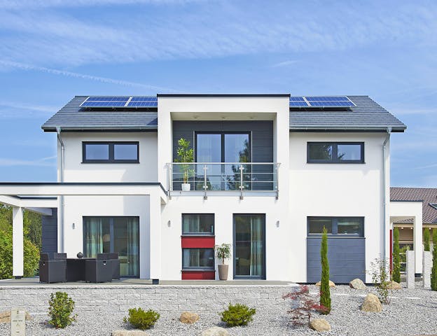 Modernes Satteldachhaus im Musterhauspark Bad Vilbel von RENSCH-HAUS