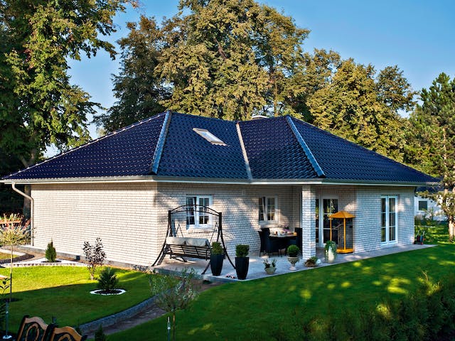 Massivhaus Winkelbungalow Ahlbeck von ROTH-MASSIVHAUS Schlüsselfertig ab 297200€, Bungalow Außenansicht 1