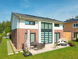 Massivhaus Haus Hamburg von ROTH MASSIVHAUS Schlüsselfertig ab 419000€, Satteldach-Klassiker Außenansicht 3