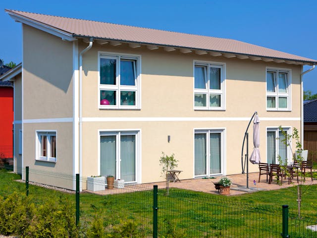 Massivhaus Pultus von ROTH-MASSIVHAUS Schlüsselfertig ab 325800€, Pultdachhaus Außenansicht 2