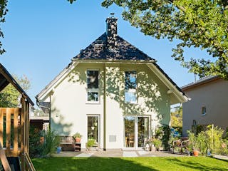 Massivhaus Haus Stade von ROTH MASSIVHAUS Schlüsselfertig ab 349600€, Satteldach-Klassiker Außenansicht 2
