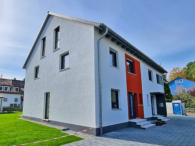Massivhaus Quadriga II mit DG von R+S Immobilien Schlüsselfertig ab 389000€, Satteldach-Klassiker Außenansicht 2