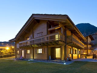 Blockhaus Aosta von Rubner Haus Schlüsselfertig ab 574000€, Blockhaus Außenansicht 3
