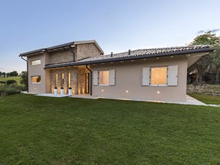 Blockhaus Marche von Rubner Haus Schlüsselfertig ab 386000€, Satteldach-Klassiker Außenansicht 2