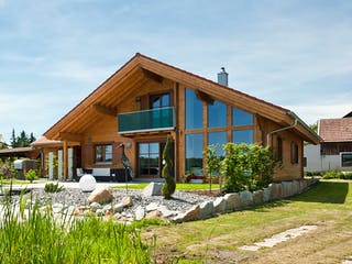 Blockhaus Trentino von Rubner Haus Schlüsselfertig ab 317000€, Blockhaus Außenansicht 1