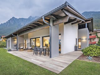Blockhaus Venezia von Rubner Haus Schlüsselfertig ab 430000€, Satteldach-Klassiker Außenansicht 3