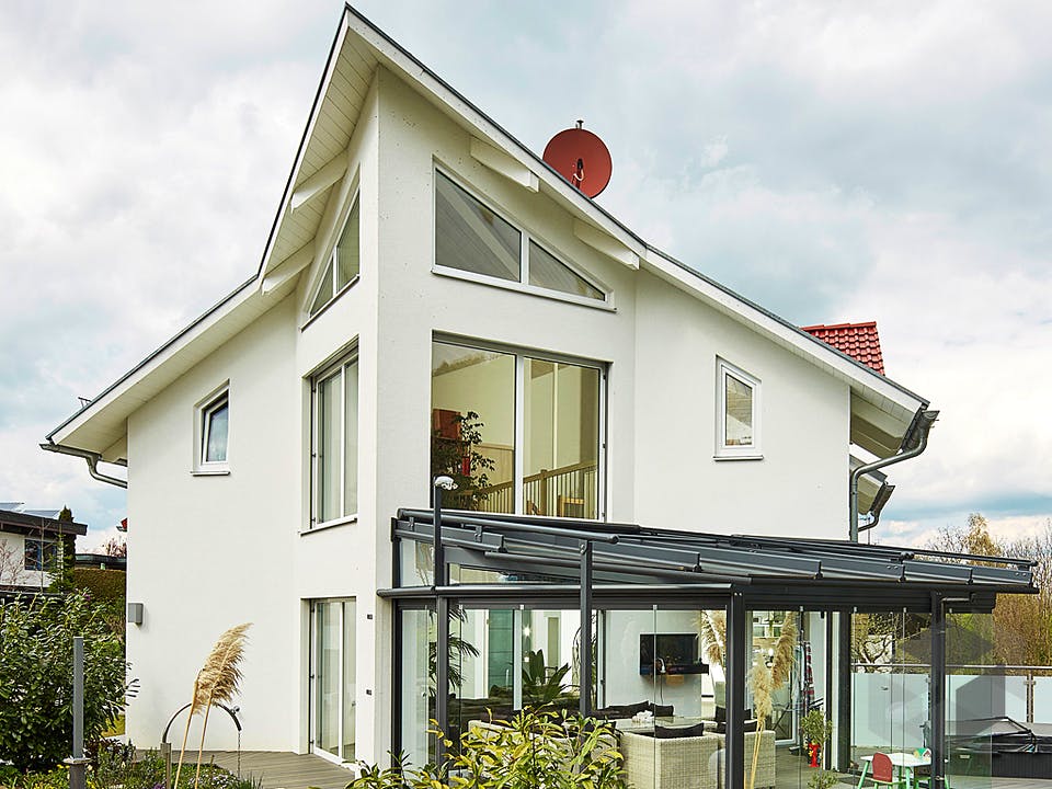 Satteldach Landhaus 144 von LUXHAUS Außenansicht
