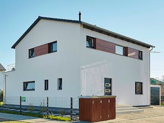 Fertighaus Satteldach Landhaus 151 von LUXHAUS, Satteldach-Klassiker Außenansicht 2