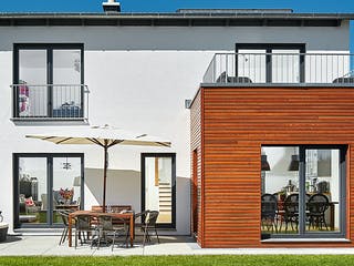 Fertighaus Satteldach Landhaus 151 von LUXHAUS, Satteldach-Klassiker Außenansicht 2