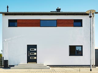 Fertighaus Satteldach Landhaus 151 von LUXHAUS, Satteldach-Klassiker Außenansicht 3
