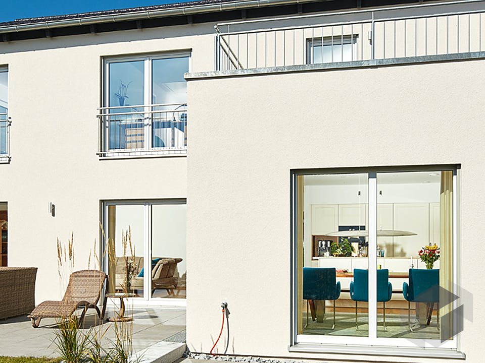 Satteldach Landhaus 200 von LUXHAUS Außenansicht