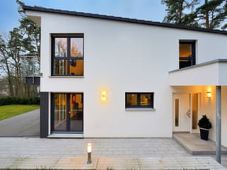 Fertighaus Schmenger von Fertighaus WEISS Schlüsselfertig ab 195000€, Satteldach-Klassiker Außenansicht 3