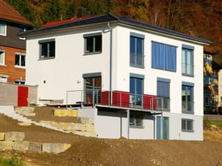 Fertighaus Schmittenberg von Holzhaus Roßkopf Schlüsselfertig ab 288000€, Stadtvilla Außenansicht 2