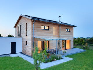 Fertighaus Schneider - Kundenhaus von Bau-Fritz Schlüsselfertig ab 475000€, Satteldach-Klassiker Außenansicht 4