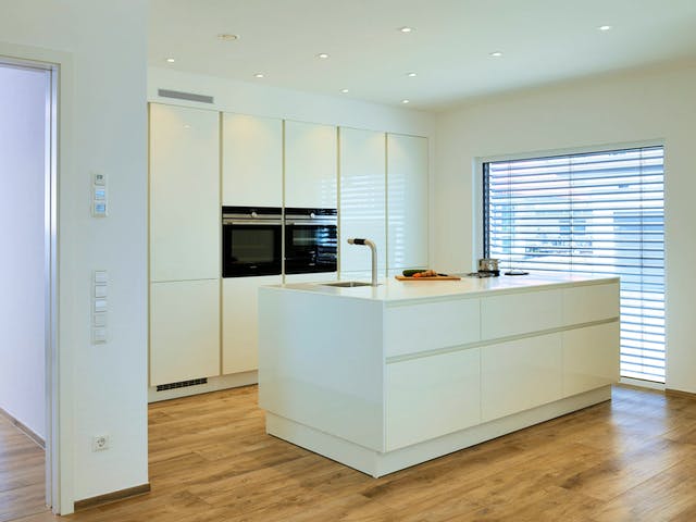 Fertighaus Haus Schöneberg von Fertighaus WEISS Schlüsselfertig ab 408000€, Pultdachhaus Innenansicht 5