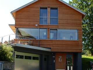 Fertighaus Schubert von Holzhaus Roßkopf Schlüsselfertig ab 284500€, Satteldach-Klassiker Außenansicht 2