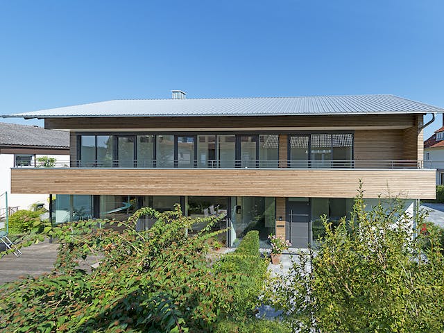 Fertighaus Haus 10 von Detmolder Fachwerkhaus Schlüsselfertig ab 440000€, Satteldach-Klassiker Außenansicht 3