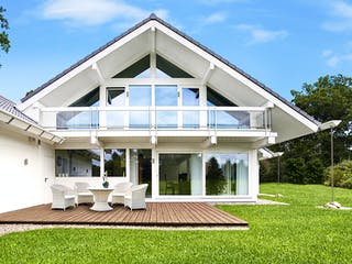 Fertighaus Holzskelettbau mit Garagenanbau von Detmolder Fachwerkhaus Schlüsselfertig ab 672000€, Fachwerk Außenansicht 1