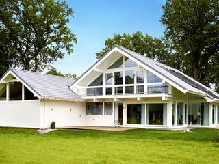 Fertighaus Holzskelettbau mit Garagenanbau von Detmolder Fachwerkhaus Schlüsselfertig ab 672000€, Fachwerk Außenansicht 2