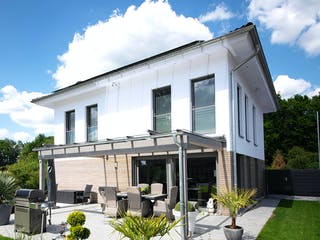 Fertighaus Haus 7 von Detmolder Fachwerkhaus Ausbauhaus ab 290000€, Stadtvilla Außenansicht 2