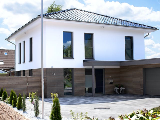 Fertighaus Haus 7 von Detmolder Fachwerkhaus Ausbauhaus ab 290000€, Stadtvilla Außenansicht 4